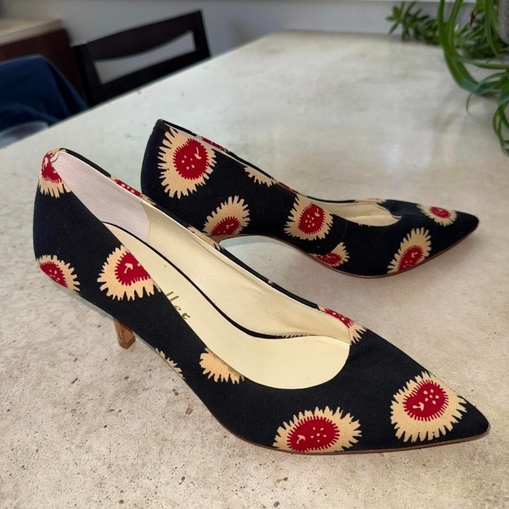 Bettye Muller NY Printed Kitten Heels Size 8 Pointed Toe Designer Pumps